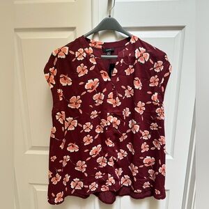 2X Alfani red/coral floral sleeveless v-neck blouse with cap sleeves. New!